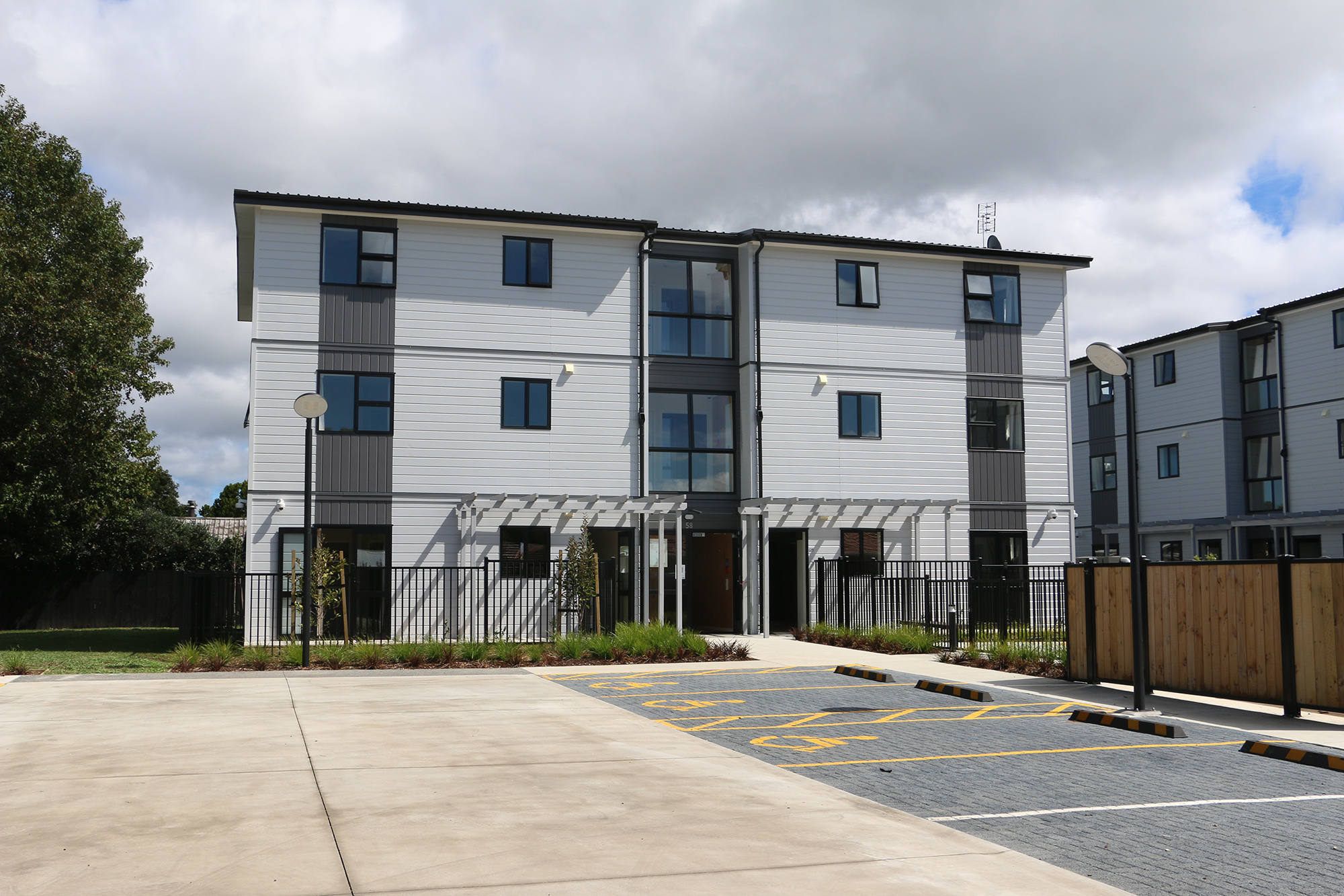 Ministers check out innovative new homes in Avondale :: Kāinga Ora ...
