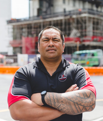 New Zealand rugby stalwart Slade McFarland will help deliver the MATES in Construction suicide prevention programme on construction sites.  
